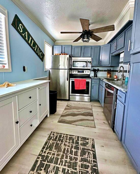 Apollo'S Escape: Your Serene Oceanfront Retreat Surfside Beach Bagian luar foto