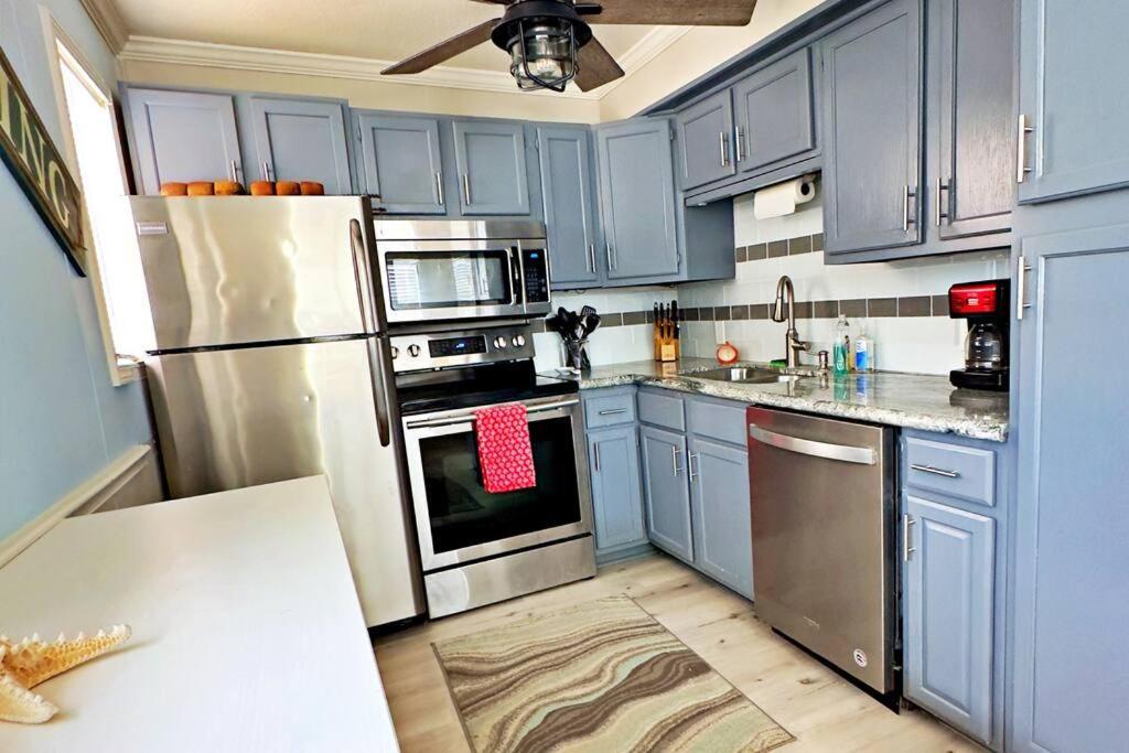 Apollo'S Escape: Your Serene Oceanfront Retreat Surfside Beach Bagian luar foto
